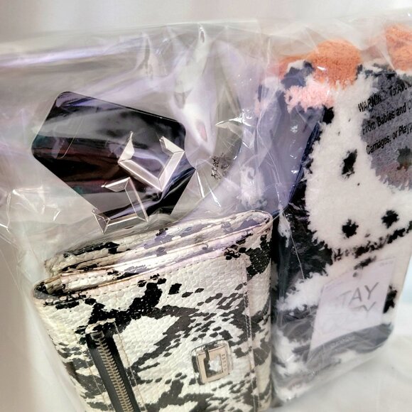 GUESS Wallet + Cozy Socks + Silver Earrings ~ 3FER BUNDLE DEAL - Picture 2 of 2